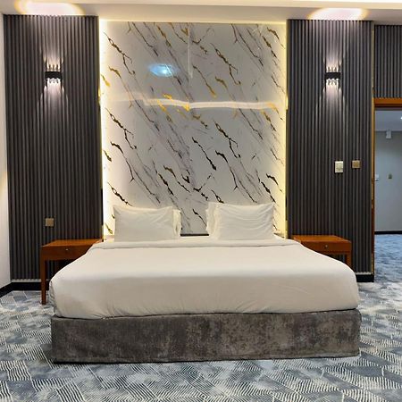 Al Massa Plus Hotel Аль-Айн Екстер'єр фото