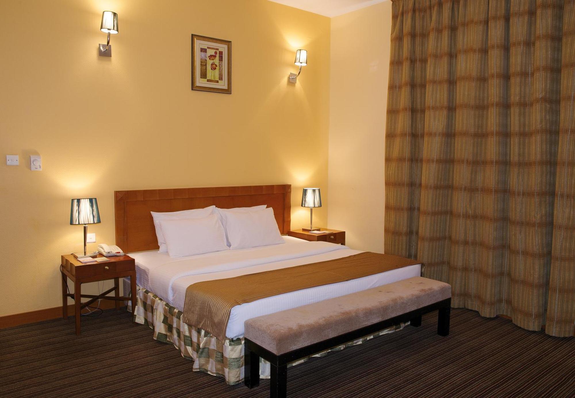 Al Massa Plus Hotel Аль-Айн Екстер'єр фото